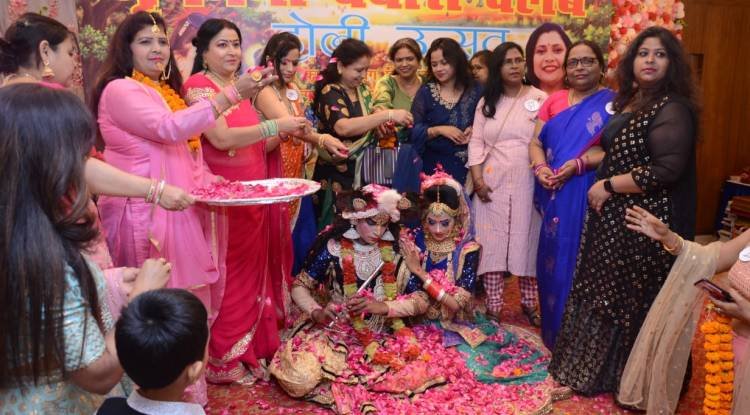 सामाजिक संस्था मृगनयनी क्वींस क्लब में मनाया गया होली रंग उत्सव