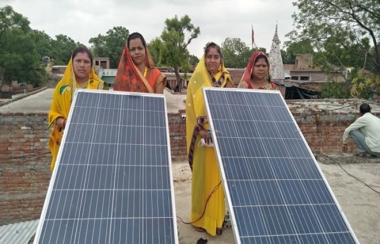 महिलाओं की पहल : सौर ऊर्जा से जगमगाने लगे राष्ट्रपति के परौंख गांव में शौचालय