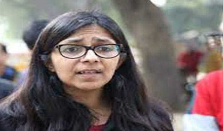 महिला आयोग ने विराट कोहली को धमकी मामले में पुलिस को जारी किया नोटिस   