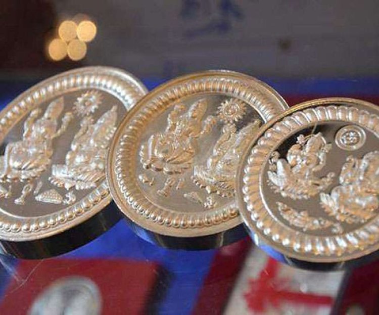 Diwali Special:पुराने चांदी के सिक्को को ऐसे साफ़ कर नया जैसा बनाये
