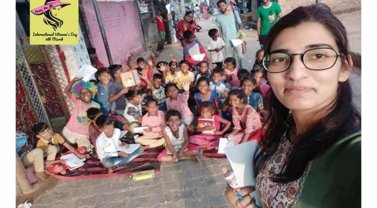 Women's Day Special: ...झाँसी की निकिता सिंह ने लखनऊ में रहकर समाज सेवा को बनाया जीवन जीने का तरीका