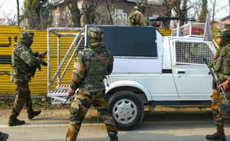 सुरक्षाबलों ने श्रीनगर में दो अलग-अलग मुठभेड़ में तीन आतंकियों को मार गिराया