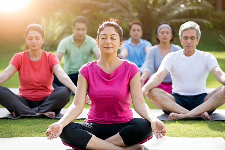 International Yoga day Special: इस तपती गर्मी से राहत पानी है तो इन योग आसनों को करें मिलेगा आराम