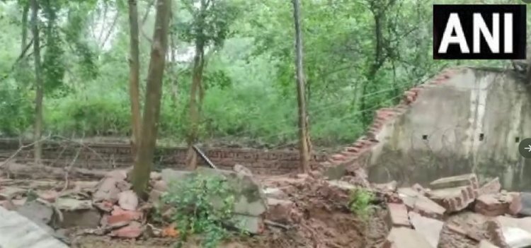 लखनऊ में भारी बारिश के चलते मकान की दीवार गिरी, 9 लोगों की मौत