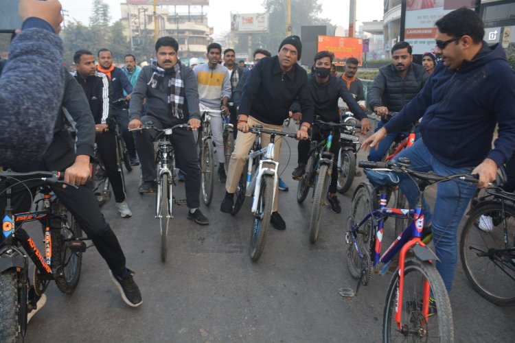 साईकिलिंग एक बेस्ट एक्सरसाइज़ के साथ ट्रैफिक और पॉल्यूशन का एक बड़ा समाधान है : मंत्री डॉ० मनसुख मंडाविया