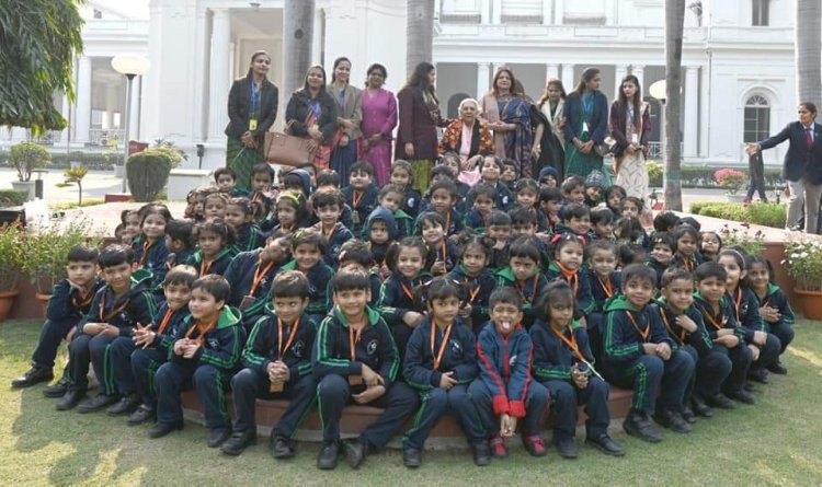 राज्यपाल आनंदी बेन पटेल ने लगभग 300 बच्चों से की मुलाकात
