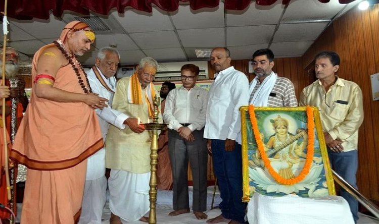 Varanasi news: नकली भगवाधारियों से सनातन धर्म को खतरा ज्यादा : स्वामी अविमुक्तेश्वरानंद